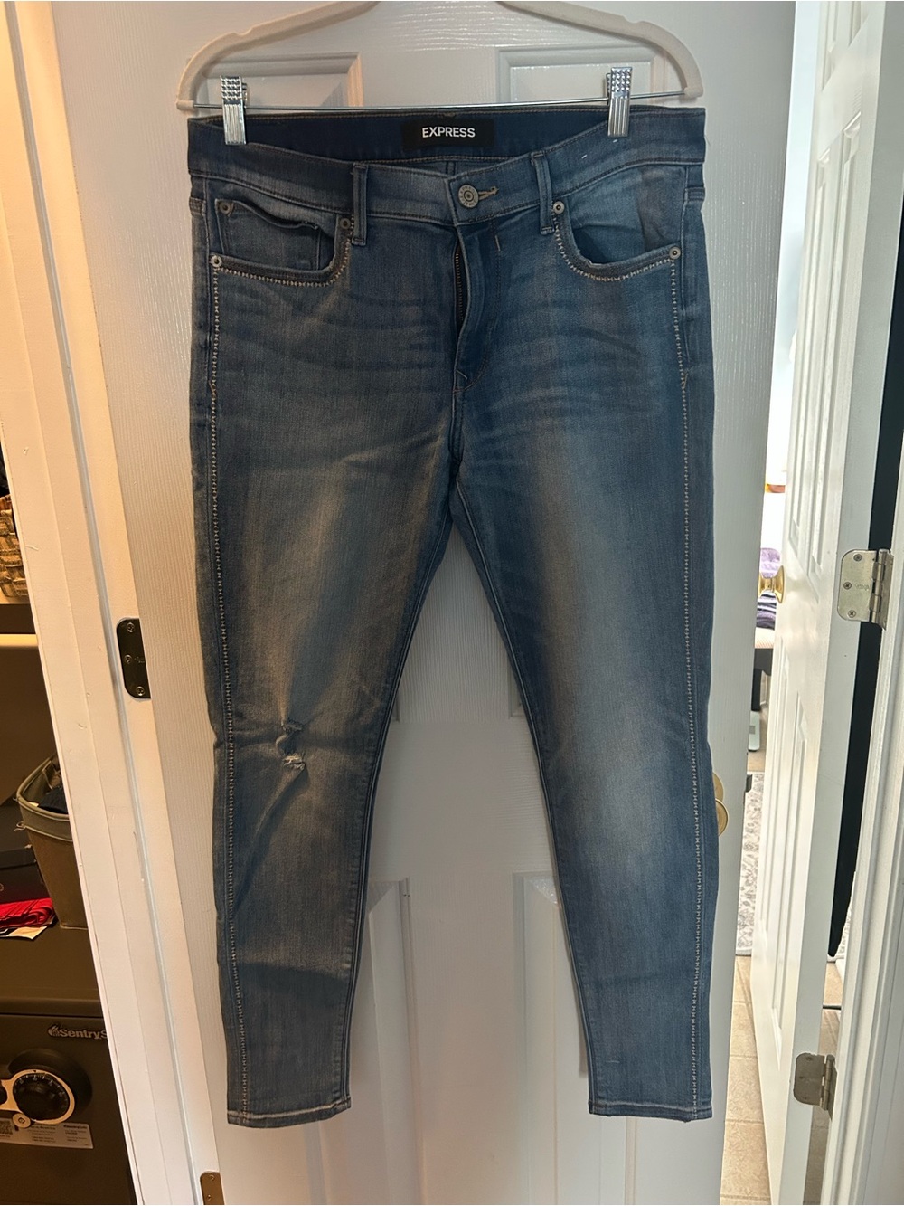 Express Women’s Medium Blue Skinny Jeans